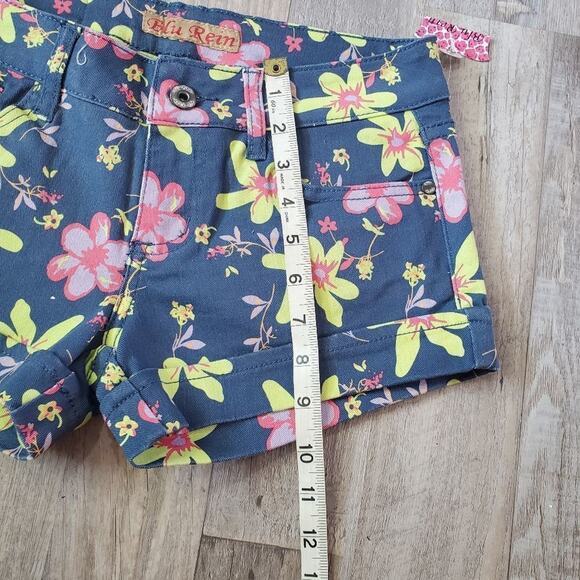 Blue rein size 5 juniors multi colored floral denim shorts - Picture 12 of 13